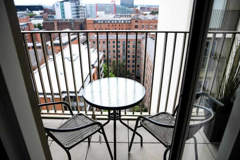 Modern 2 Bedroom Apartment - City Centre - Parking مانشستر المظهر الخارجي الصورة